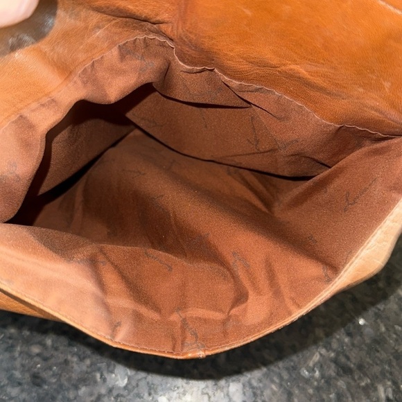 Lavive Made In Colombia Brown Leather Shoulder Bag - Picture 5 of 9